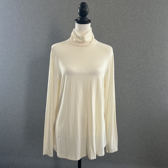 THREE Halston Essentials Turtlenecks - Large - Picture 3 of 5